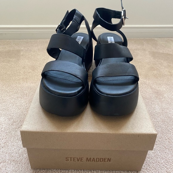 Brand New Black Steve Madden Platform Sandals - Picture 6 of 8